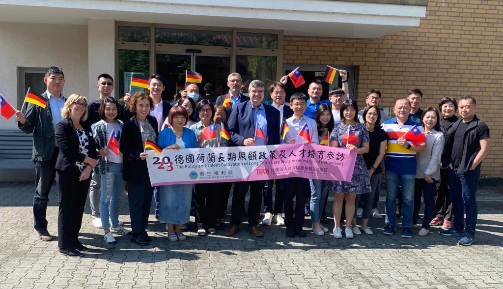 Delegation aus Taiwan besucht Hausgemeinschaften in Duisburg